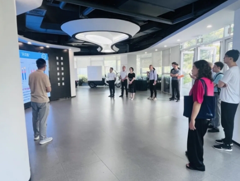 中国科协学会服务中心调研我院
