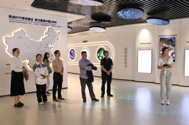 向虎副院长带队赴金凤实验室学习