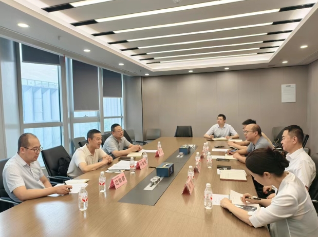 市委编办调研我院