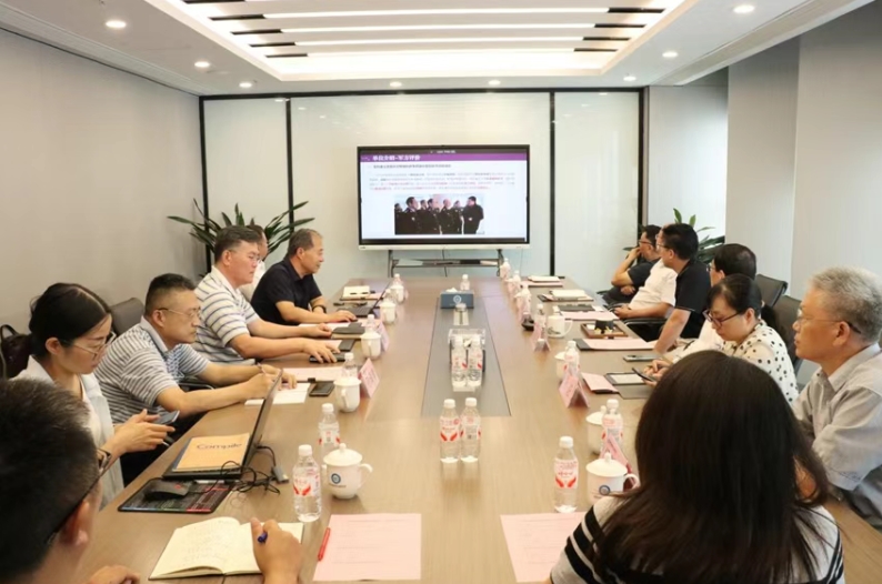 潘复生院士会见俄罗斯外籍院士荣毅超