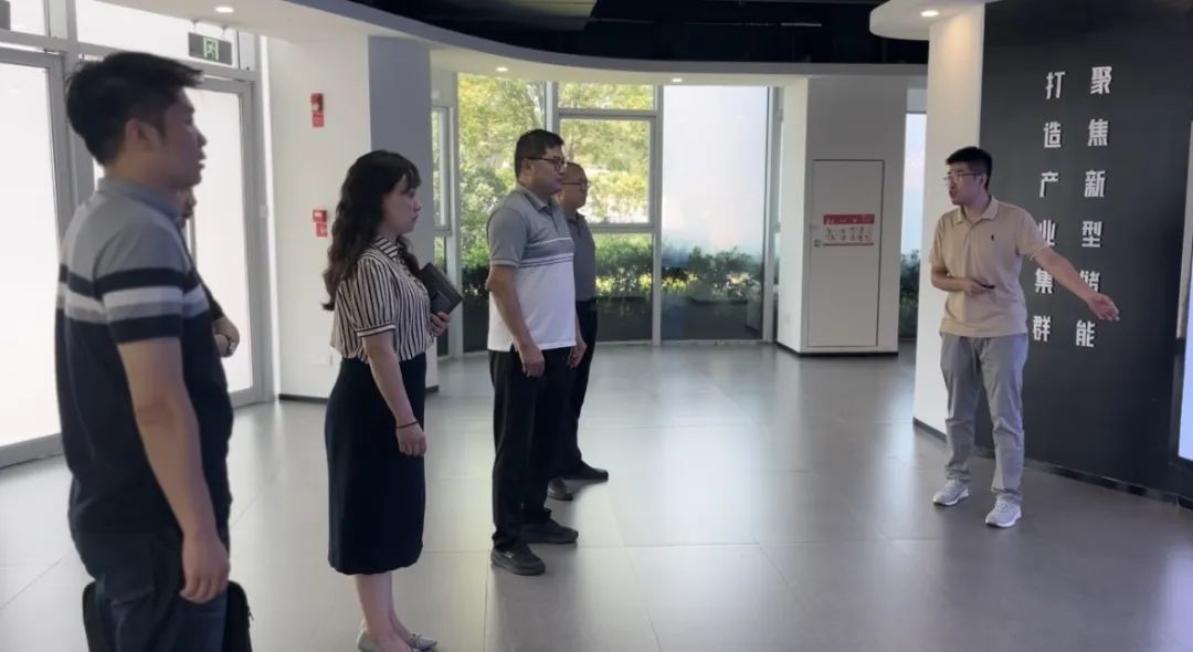 市审计局国家级开发区分局副局长余海一行到我院调研