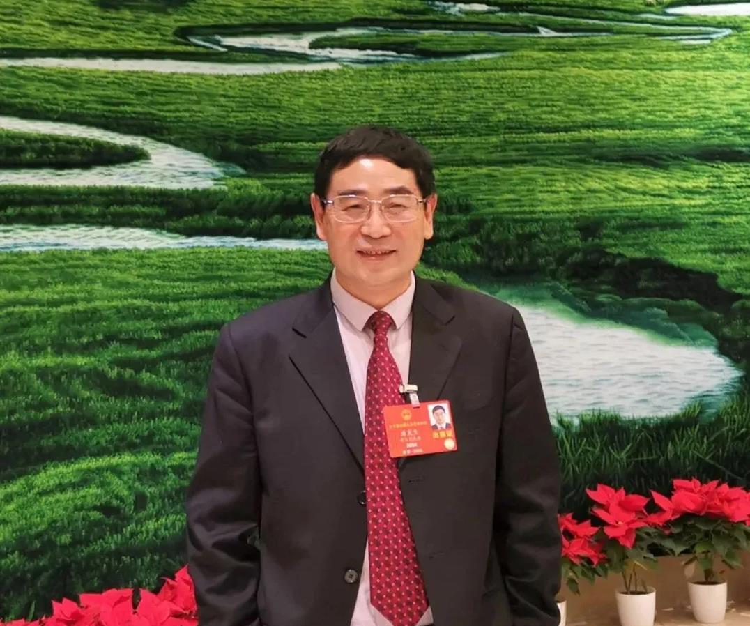 中国工程院院士、重庆大学教授潘复生代表：绿色低碳渐成风尚池