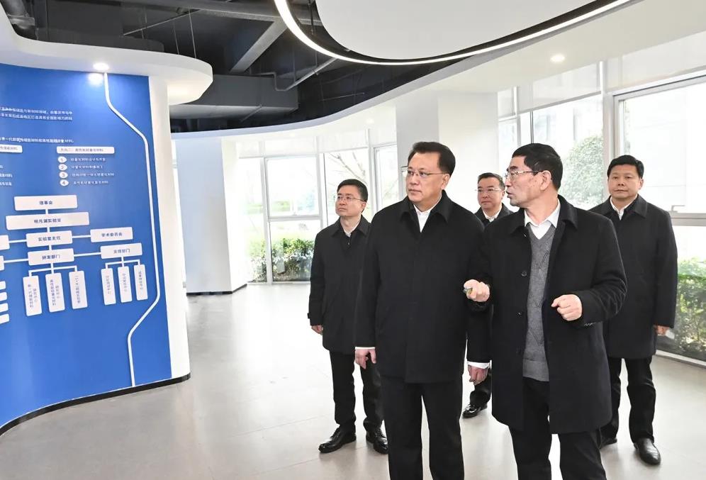 重庆市委书记袁家军调研重庆新型储能材料与装备研究院