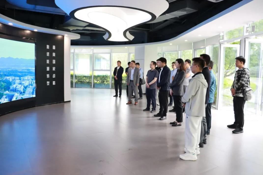 山西省忻州市副市长李硕等一行莅临我院考察
