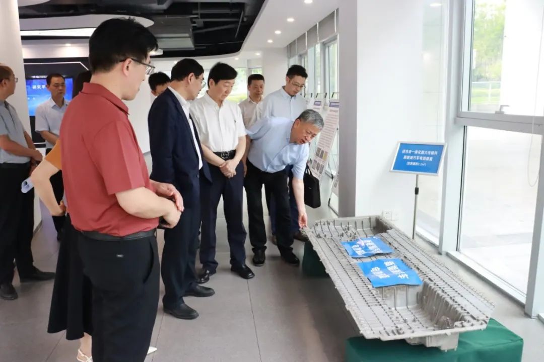 中国工程院院士韩恩厚一行到访我院
